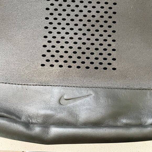 NIKE Perforated Messenger Bag Bucket Bag Black Coated Canvas - Picture 3 of 9